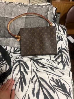 Louis Vuitton Monogram Pochette / Clutch Bag - AI says Fake